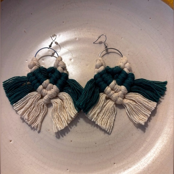 Kelly Green and Cream Macrame Earrings - Picture 1 of 6